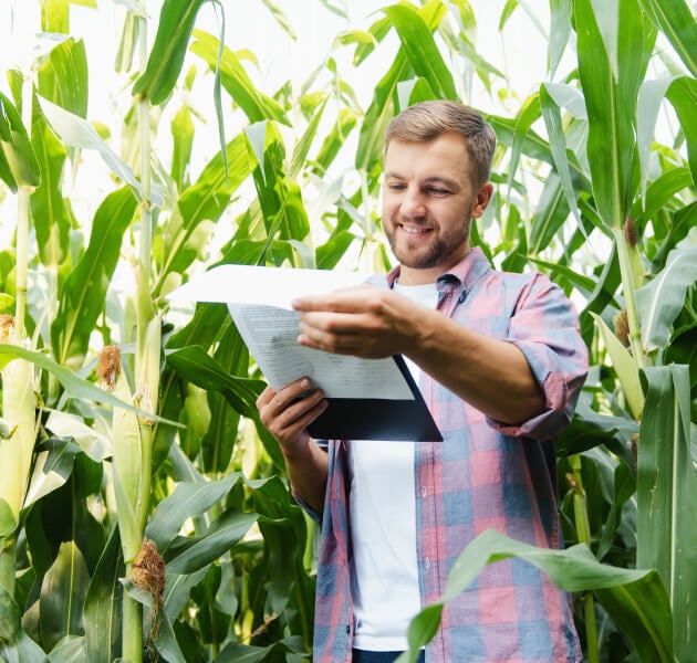 查看产品的男士